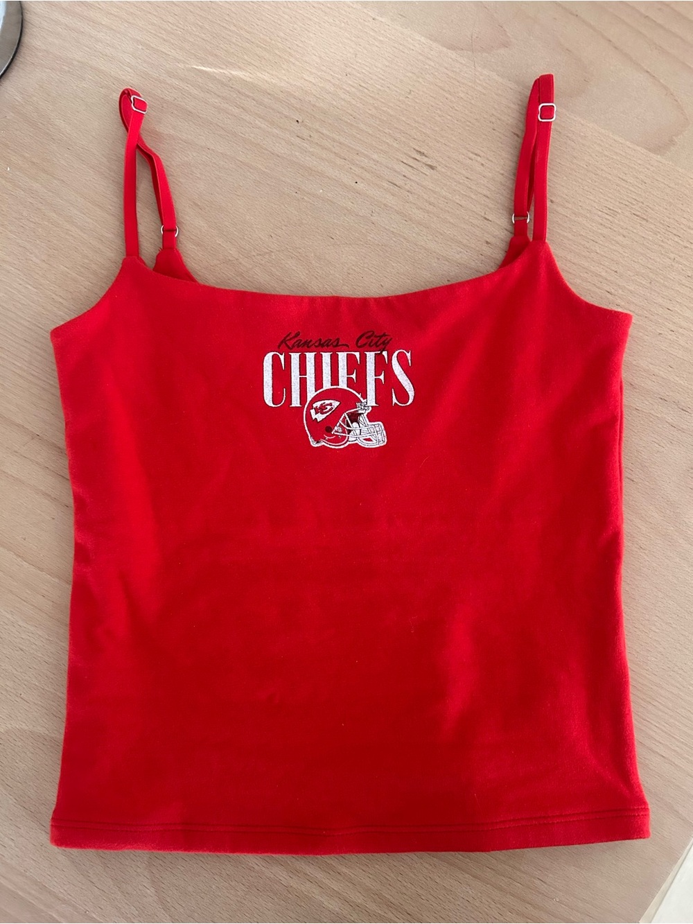 Abercrombie & Fitch Kansas City Chiefs Bra-Free 90s Cami - Picture 3 of 5